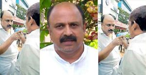 പരസ്യബോർഡ് നീക്കിയില്ല; സിദ്ദീഖിന്റെ ഹോട്ടലിനു മുന്നിൽ 'കയ്യാങ്കളി പരസ്യബോർഡ് നീക്കിയില്ല; സിദ്ദീഖിന്റെ ഹോട്ടലിനു മുന്നിൽ 'കയ്യാങ്കളി