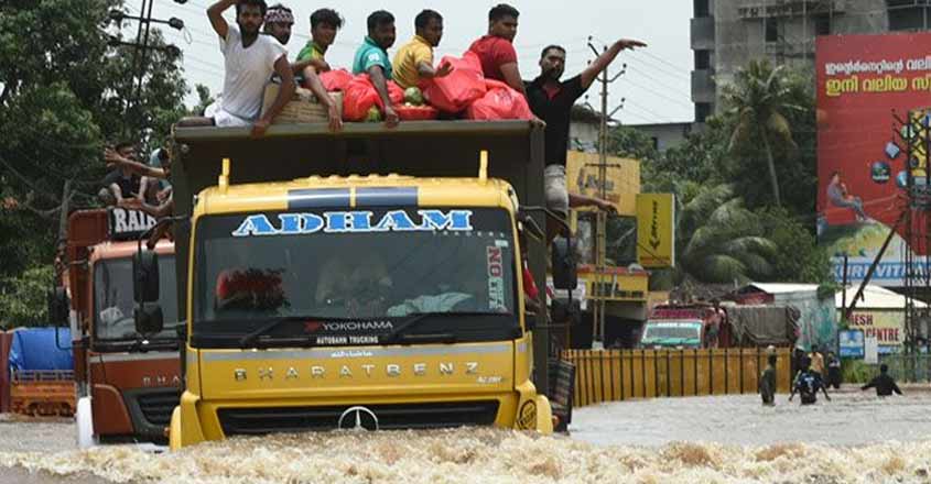 tipper-loory-on-flood-2 tipper-loory-on-flood-2