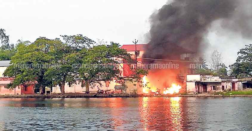 alappuzha-fire-3 alappuzha-fire-3