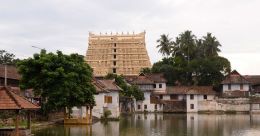 വേദമന്ത്രങ്ങളാൽ നിറയാനൊരുങ്ങി ശ്രീപദ്മനാഭസ്വാമി ക്ഷേത്രം; മുറജപത്തിന് നാളെ തുടക്കം വേദമന്ത്രങ്ങളാൽ നിറയാനൊരുങ്ങി ശ്രീപദ്മനാഭസ്വാമി ക്ഷേത്രം; മുറജപത്തിന് നാളെ തുടക്കം