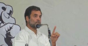 ബിപിസിഎൽ കൊള്ളയടിക്കുന്നു; മോദി കോർപ്പറേറ്റ് മുതലാളിമാരുടെ കയ്യിലെ ബലൂൺ; സമരവേദിയിൽ രാഹുൽ ബിപിസിഎൽ കൊള്ളയടിക്കുന്നു; മോദി കോർപ്പറേറ്റ് മുതലാളിമാരുടെ കയ്യിലെ ബലൂൺ; സമരവേദിയിൽ രാഹുൽ