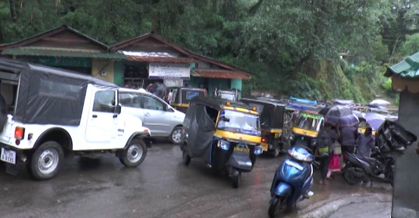munnar-traffic-block