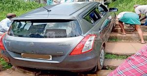 ഗൂഗിള് മാപ്പ് നോക്കി വന്നു; എത്തിയത് കുളപ്പടവില്; രക്ഷപ്പെട്ടത് തലനാരിഴക്ക് ഗൂഗിള് മാപ്പ് നോക്കി വന്നു; എത്തിയത് കുളപ്പടവില്; രക്ഷപ്പെട്ടത് തലനാരിഴക്ക്