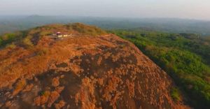 കൊല്ലം ഓയൂര് ആയിരവില്ലിപാറ ഖനനത്തിനെതിരെ പ്രതിഷേധം ശക്തം കൊല്ലം ഓയൂര് ആയിരവില്ലിപാറ ഖനനത്തിനെതിരെ പ്രതിഷേധം ശക്തം