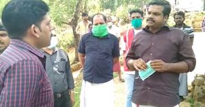 ഗവിയിലെ താമസക്കാർക്ക് അവശ്യസാധനങ്ങൾ എത്തിച്ച് എംഎൽഎ ഗവിയിലെ താമസക്കാർക്ക് അവശ്യസാധനങ്ങൾ എത്തിച്ച് എംഎൽഎ