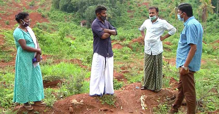 കവളപ്പാറയിൽ വീടും ഭൂമിയും അനുവദിക്കാതെ സര്‍ക്കാർ 60 കുടുംബങ്ങൾ ആശങ്കയിൽ 