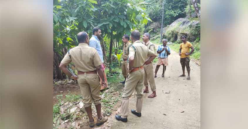 നേര്യമംഗലം ഭാഗത്ത് തിരച്ചിലിനിറങ്ങിയ പൊലീസുകാർ