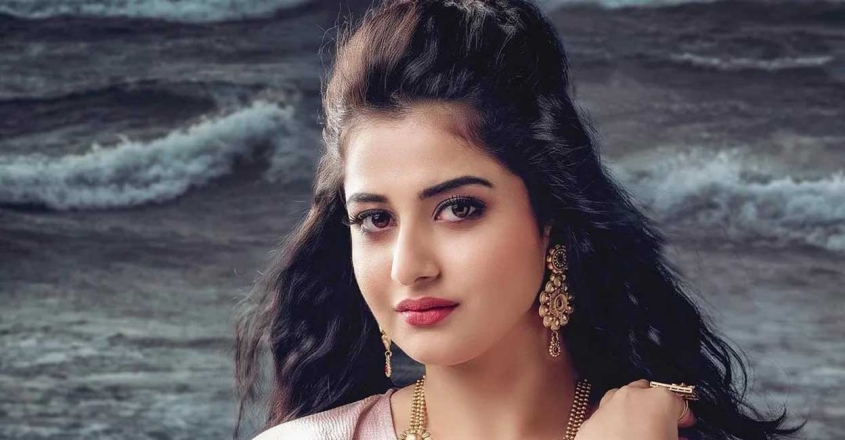 shahana-model-image-845-440