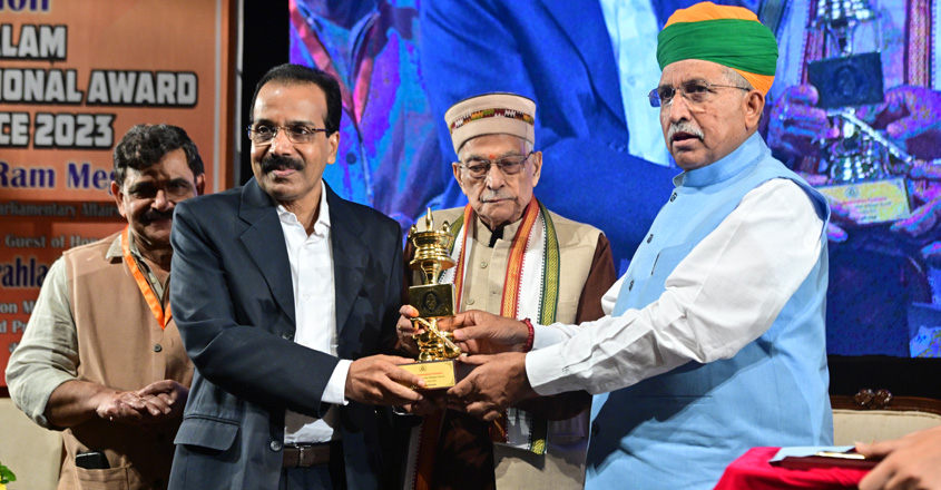 johnny-lukose-received-the-