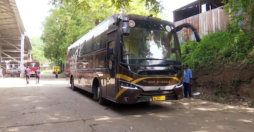 Navakerala-Bus