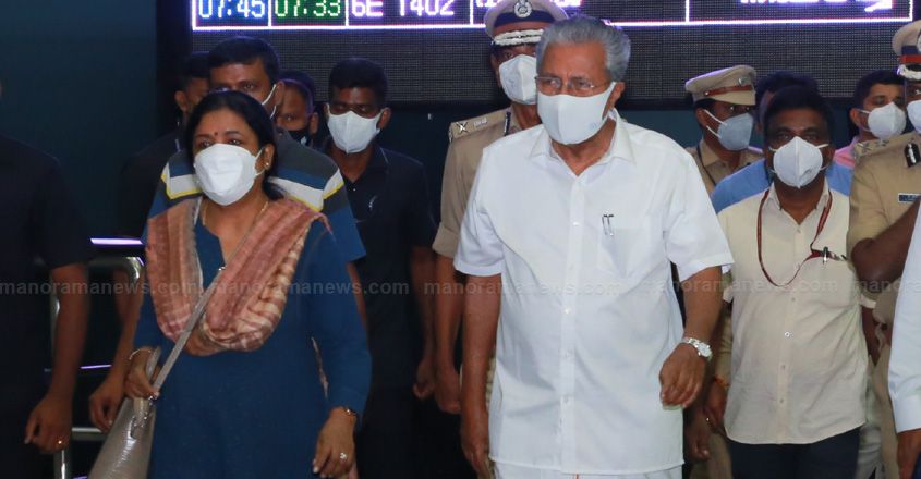 Pinarayi-Vijayan-at-airport-image-845-440