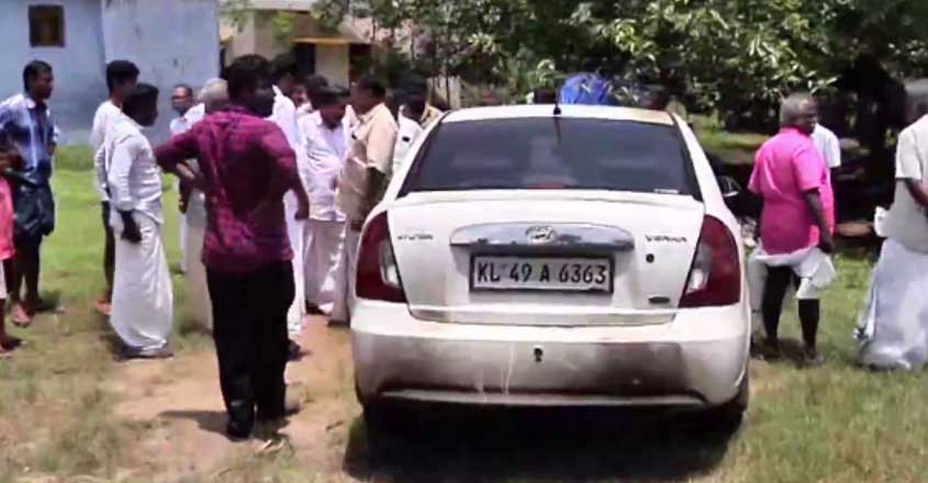 walayar-car-attack-1 walayar-car-attack-1