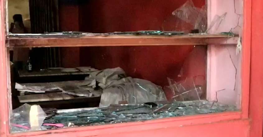 kottayam-hotel-attack-prote kottayam-hotel-attack-prote
