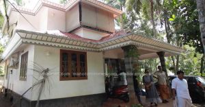 ഗ്രിൽ തകർത്ത് വീട്ടിൽ മോഷണം; 35 പവൻ സ്വർണവും പണവും കവർന്നു