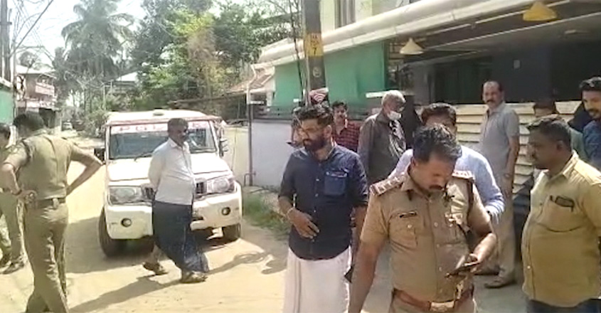 housewife-tied-up-and-robbe