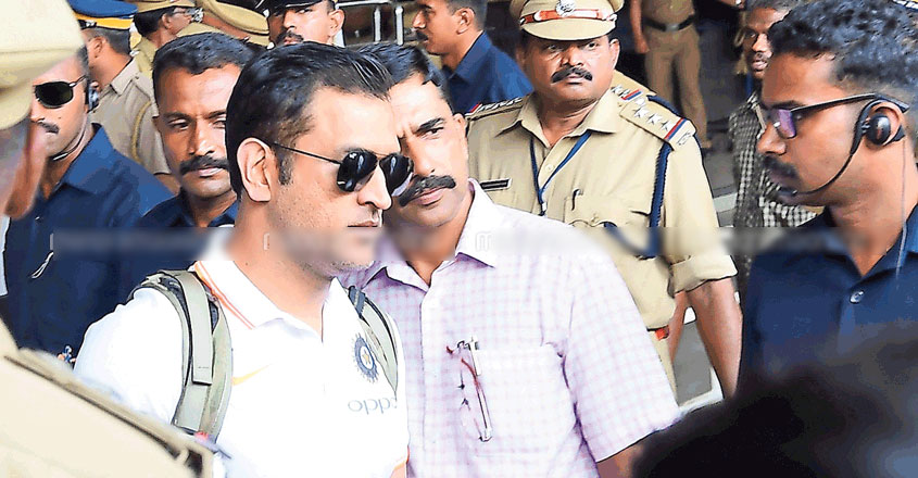 dhoni-trivandrum dhoni-trivandrum
