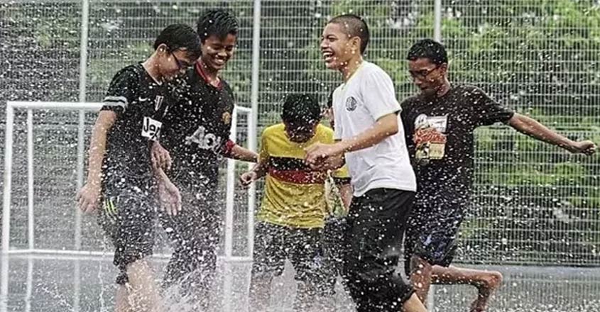 kochi-rain-football kochi-rain-football