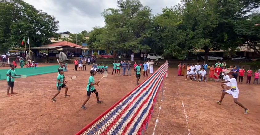 Point out Boys Badminton Ball Championship  Palakkad and Ernakulam are the badminton ball winners |  activity |  Sports information