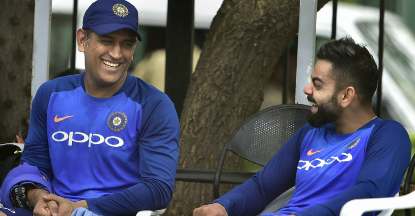 Photo-4-dhoni-kohli-1