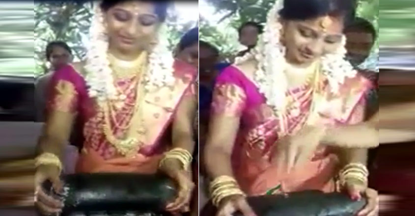 bride-grinding-coconut bride-grinding-coconut
