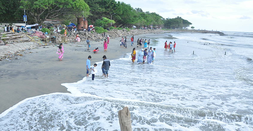 Fortkochi beach- One of the main tourist attractions in Kochi- Photo Sreekumar EV- May 2016