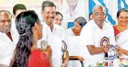 മന്ത്രിക്കു പകരം ‘ബാർബർ’ കയറി വന്നു; പൊട്ടിച്ചിരി; ലളിതയോട് മന്ത്രി ക്ഷമിച്ചു; വിഡിയോ മന്ത്രിക്കു പകരം ‘ബാർബർ’ കയറി വന്നു; പൊട്ടിച്ചിരി; ലളിതയോട് മന്ത്രി ക്ഷമിച്ചു; വിഡിയോ