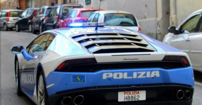 italy-police-use-lamborghini2.jpg.image.845.440 italy-police-use-lamborghini2.jpg.image.845.440