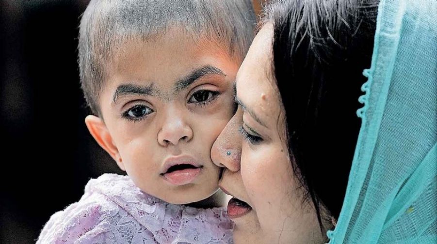 സിക്കന്തറിന്റെ മകൾ അമിര അമ്മയ്ക്കൊപ്പം, ചിത്രം: പിടിഐ