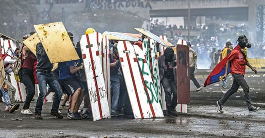 protesters-venezuela protesters-venezuela