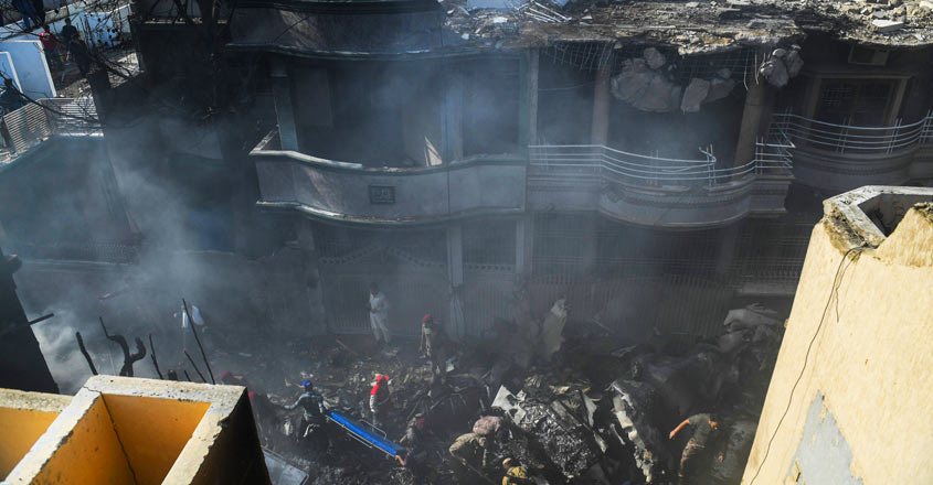 PAKISTAN-AVIATION-ACCIDENT PAKISTAN-AVIATION-ACCIDENT