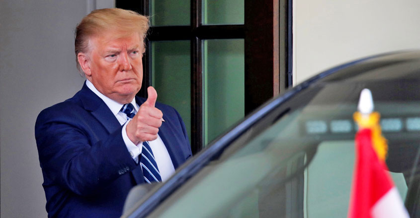 trump-prayer trump-prayer
