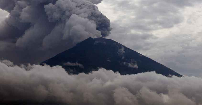 Mountaintop Nude Pic Goes Viral Indonesia To Deport Tourist Time News