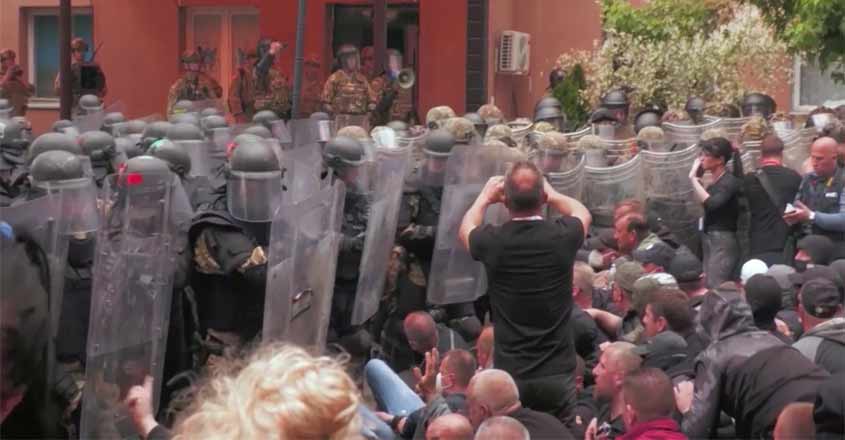 The-conflict-between-Serbia-and-Kosovo-is-intensifying