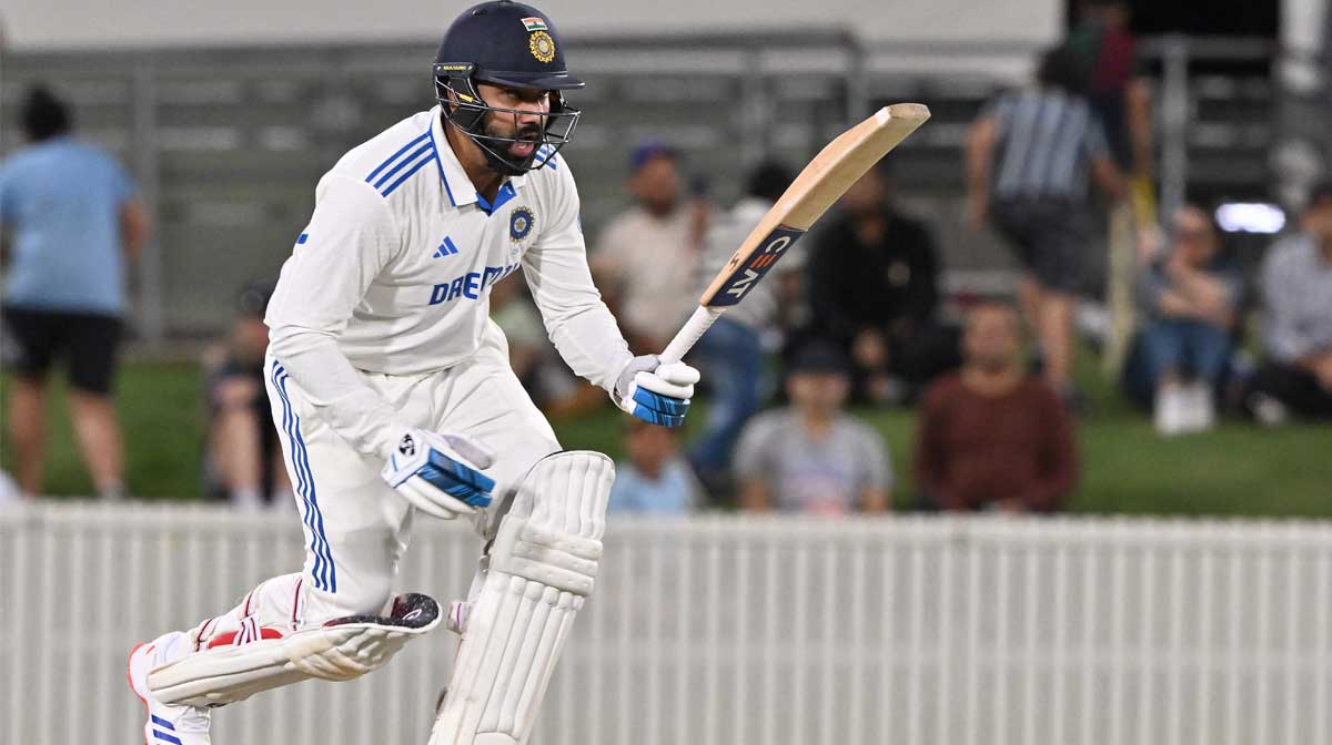  രണ്ടാം ടെസ്റ്റിന് മുന്നോടിയായി ഓസ്ട്രേലിയന്‍ പ്രൈംമിനിസ്റ്റേഴ്സ് ഇലവനെതിരായി നടന്ന സന്നാഹ മത്സരത്തില്‍ രോഹിത് ശര്‍മ. 