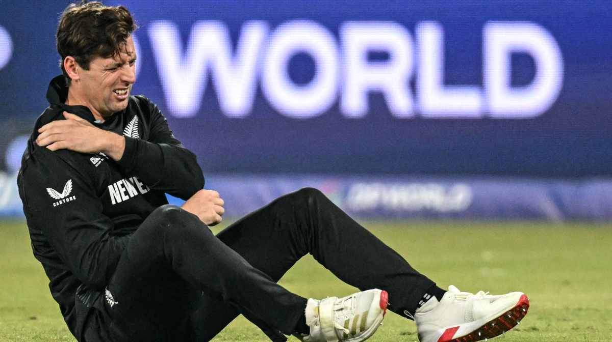 New Zealand's Matt Henry reacts after taking a catch to dismiss South Africa's Heinrich Klaasen during the ICC Champions Trophy one-day international (ODI) semi-final cricket match between New Zealand and South Africa at the Gaddafi Stadium in Lahore on March 5, 2025. (Photo by Aamir QURESHI / AFP)