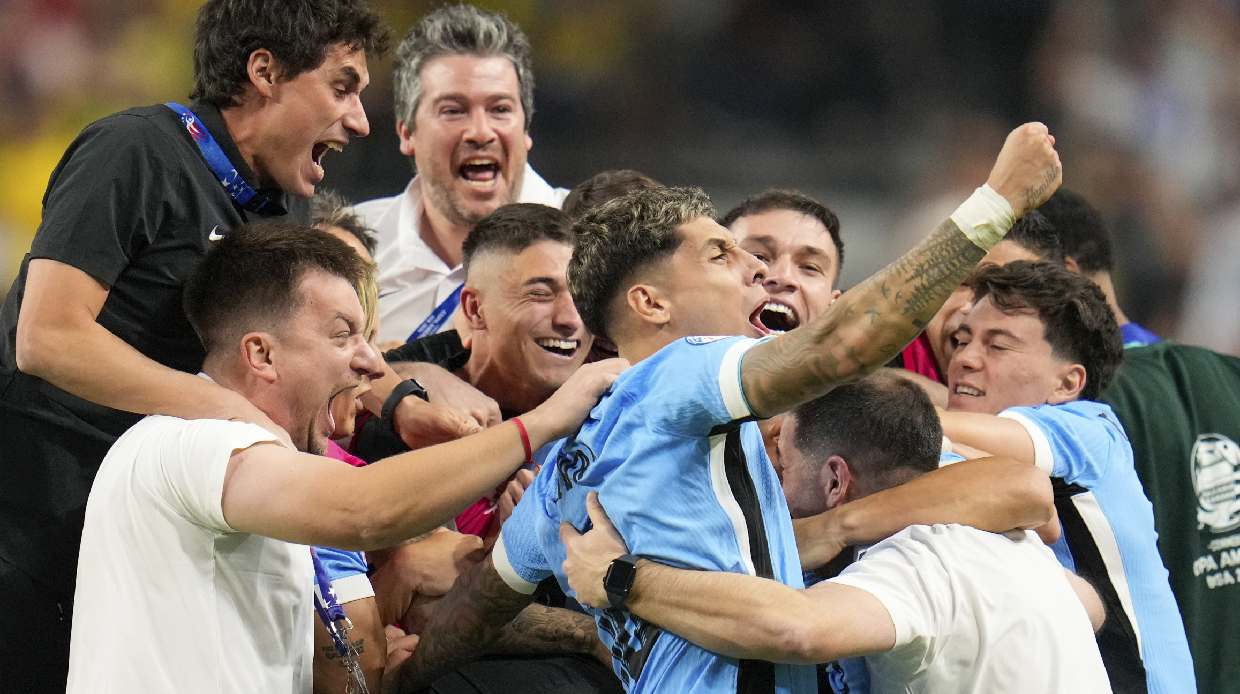 uruguay-beats-brazil