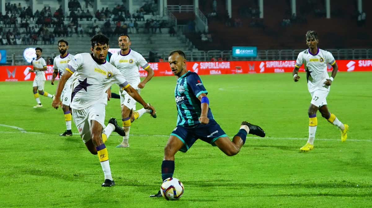 കോഴിക്കോട് കോര്‍പ്പറേഷന്‍ സ്റ്റേഡിയത്തില്‍ നടന്ന കാലിക്കറ്റ് എഫ്സി ഫോഴ്സ കൊച്ചി മത്സരത്തില്‍ നിന്ന്. Image Credit: fb/caliclutfootballclub