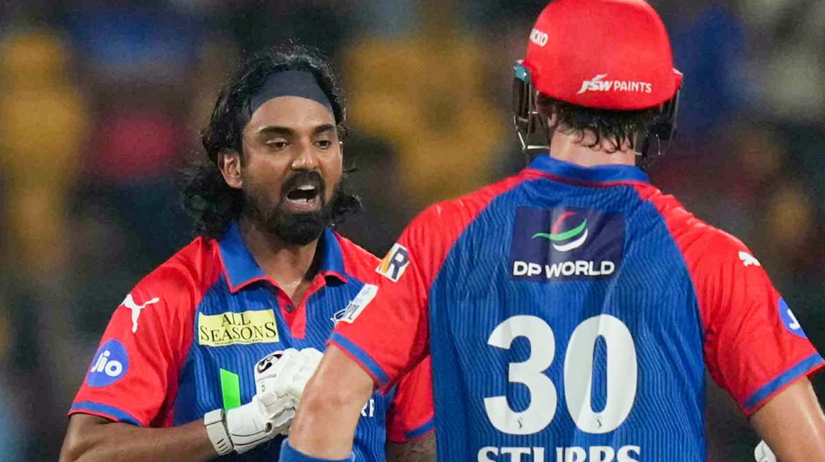 Bengaluru: Delhi Capitals' KL Rahul and Tristan Stubbs celebrate after winning an Indian Premier League (IPL) 2025 T20 cricket match between Royal Challengers Bengaluru and Delhi Capitals, at the M Chinnaswamy Stadium, in Bengaluru, Karnataka, Thursday, April 10, 2025. (PTI Photo/Shailendra Bhojak) (PTI04_10_2025_000474A) *** Local Caption ***  