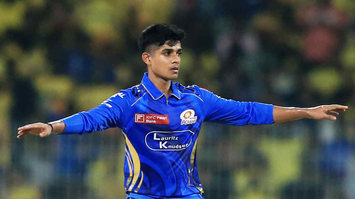 Mumbai Indians' Vignesh Puthur celebrates the dismissal of Chennai Super Kings' Shivam Dube during the Indian Premier League cricket match between Chennai Super Kings and Mumbai Indians in Chennai, India, Sunday, March 23, 2025. (AP Photo/R. Parthibhan)