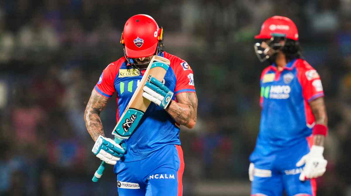 New Delhi: Delhi Capitals  Faf du Plessis returns to pavilion after his dismissal by Gujarat Titans' Arshad Khan during an Indian Premier League (IPL) 2025 T20 cricket match between Delhi Capitals and Gujarat Titans, at the Arun Jaitley Stadium, in New Delhi, Sunday, May 18, 2025. (PTI Photo/Ravi Choudhary) (PTI05_18_2025_000409B) *** Local Caption ***  
