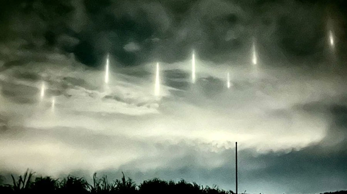 pillars-of-light-japan-27