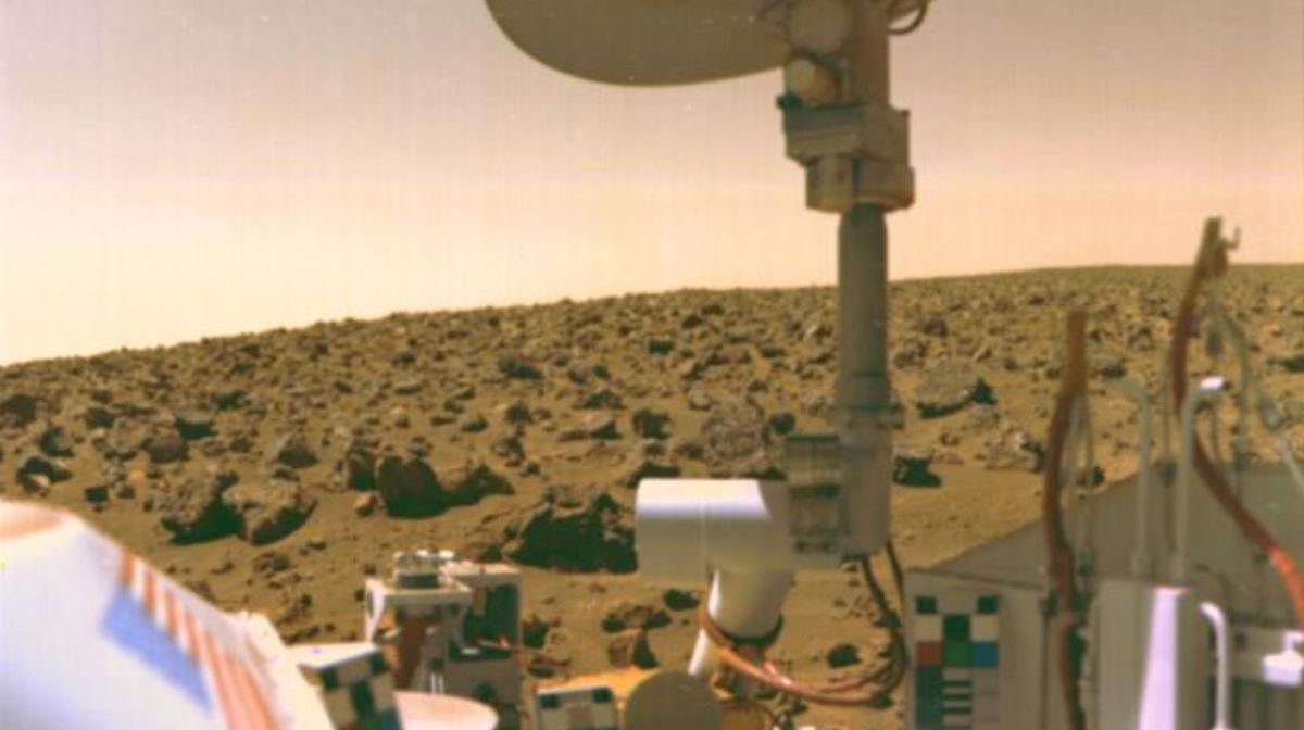 NASA's Viking 2 on the surface of Mars (Image Credit: NASA)