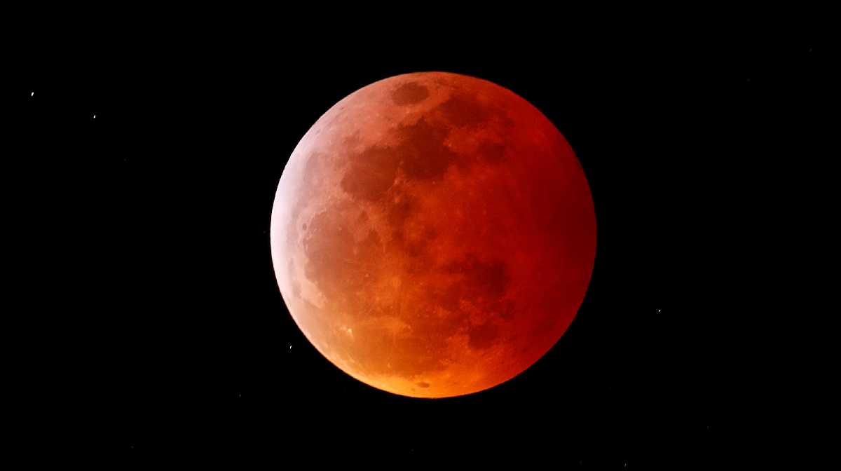 lunar-eclipse-blood-moon