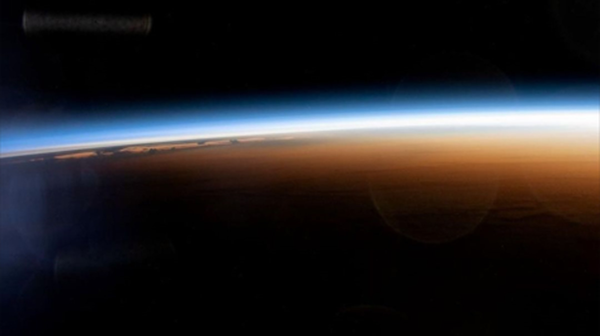 Terminator Science Space NASA shares an image of terminator | പ്രഭാതം പൊട്ടിവിടരുന്ന കാഴ്ച ...