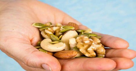 handful-nuts